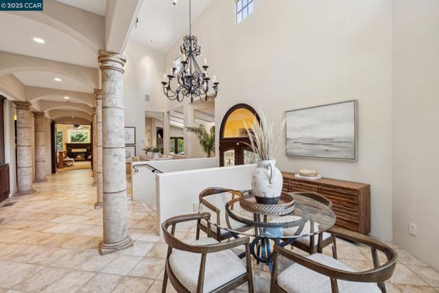 3711 Northgate Woods Court, Walnut Creek CA: https://media.crmls.org/mediaz/560c9cea-46f6-46df-a89a-98c65a75a838.jpg