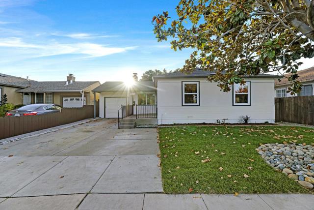 15741 Hesperian Boulevard, San Lorenzo CA: https://media.crmls.org/mediaz/560dd914-a63f-4911-bb2a-9fa46e1460d2.jpg
