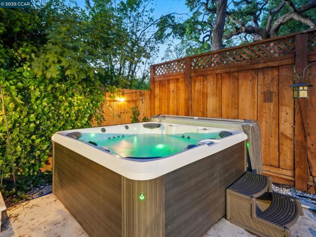 1836 Newell Ave, Walnut Creek CA: https://media.crmls.org/mediaz/560e2ad3-9387-4f0e-b5c7-88d27dffb1f2.jpg