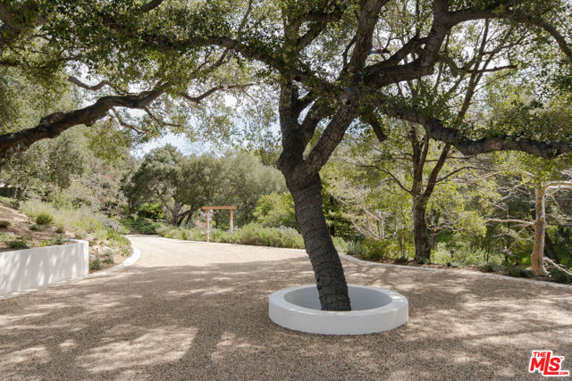 901 Crater Camp Drive, Calabasas CA: https://media.crmls.org/mediaz/560e7009-324d-4173-bb22-90b209d3f880.jpg