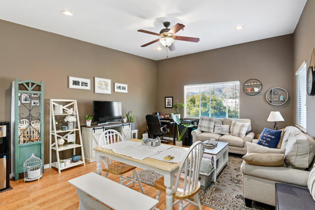 1662 Ocean Avenue, Ventura CA: https://media.crmls.org/mediaz/560ee43a-1bf1-41e4-91db-14d6d3455d2c.jpg