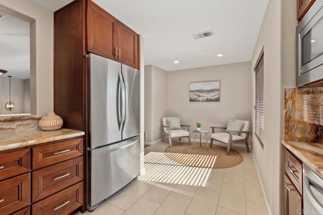 Image 15 of 36 For 10198 Wateridge Circle 157