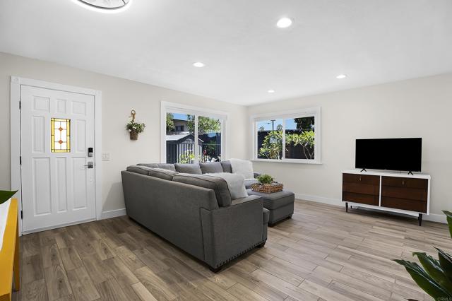 4091 Galbar Street, Oceanside CA: https://media.crmls.org/mediaz/560f122e-3204-4007-9973-66e0f2064b71.jpg