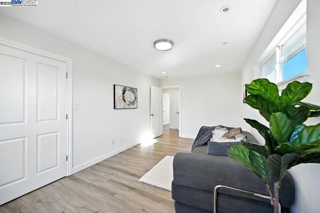 3419 Del Valle Cir, San Leandro CA: https://media.crmls.org/mediaz/560fa9c1-f959-4df5-b82f-4a130fa6ca36.jpg