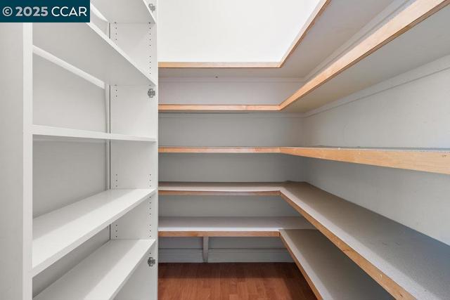 1617 Ptarmigan Dr, Walnut Creek CA: https://media.crmls.org/mediaz/560ffcfd-b3c1-4618-b1b0-d3ad241cdc41.jpg