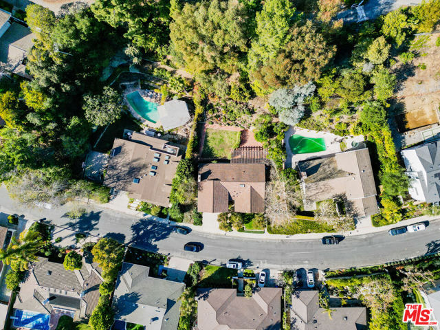 13443 Bayliss Road, Los Angeles CA: https://media.crmls.org/mediaz/5610fe24-ea1b-41bc-afb6-b2161afcf148.jpg