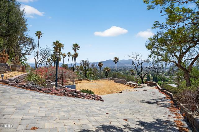 375 W Highland Drive, Camarillo CA: https://media.crmls.org/mediaz/5611bfe5-d710-4176-8e5a-dfc2c0183a75.jpg