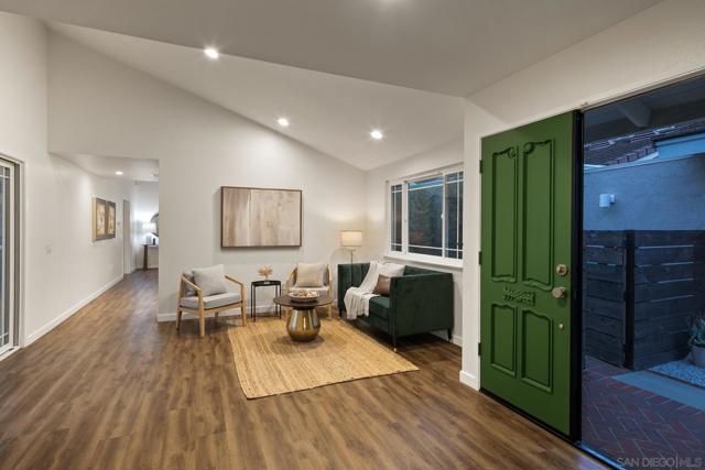 1736 Hill Top Lane, Encinitas CA: https://media.crmls.org/mediaz/5611cdf8-9736-4c35-b257-e37f5ba9e205.jpg