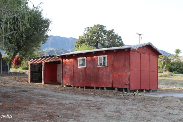 1173 Cliff Avenue, Fillmore CA: https://media.crmls.org/mediaz/5611e770-673a-4f3a-9125-31e3b7efdb59.jpg