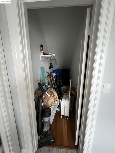 1534 MILVIA ST, Berkeley CA: https://media.crmls.org/mediaz/561216d8-e1a2-4ebf-af3e-a0c2a692ae2a.jpg