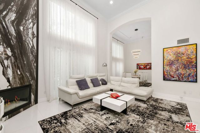 11974 Mayfield Avenue, Los Angeles CA: https://media.crmls.org/mediaz/56129598-942b-48ff-b76b-43ccaa0d6dfa.jpg