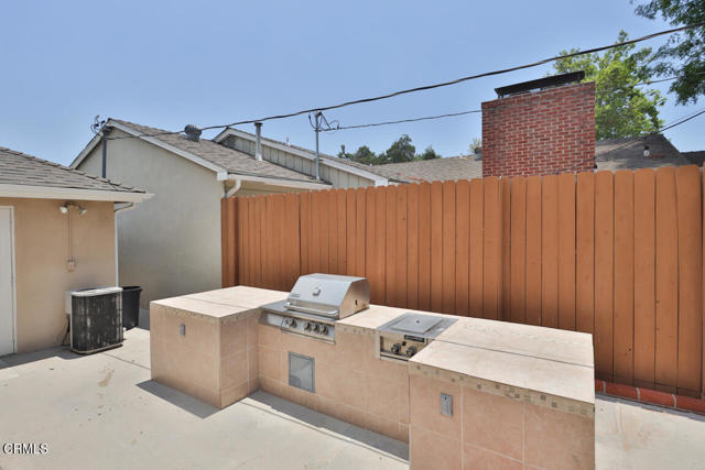 4841 Crown Avenue, La Canada Flintridge CA: https://media.crmls.org/mediaz/5612d810-80de-4f51-b90f-a85fffebf592.jpg