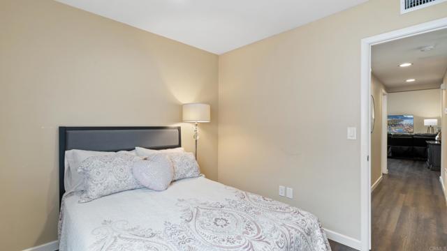 271 E Rienstra Street, Chula Vista CA: https://media.crmls.org/mediaz/561320fb-b36e-430b-92bd-ff543533437e.jpg
