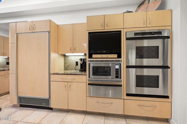 612 Via Arroyo, Ventura CA: https://media.crmls.org/mediaz/56143a22-6494-4c11-8629-70eb00bc65fa.jpg