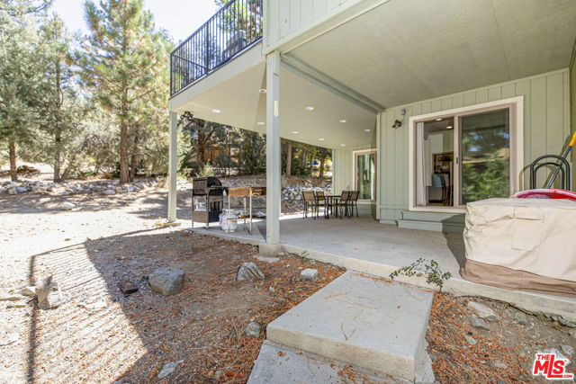 1712 Woodland Drive, Pine Mountain Club CA: https://media.crmls.org/mediaz/5614d9db-a7f8-4a3f-85ae-5e4f4e592ea7.jpg