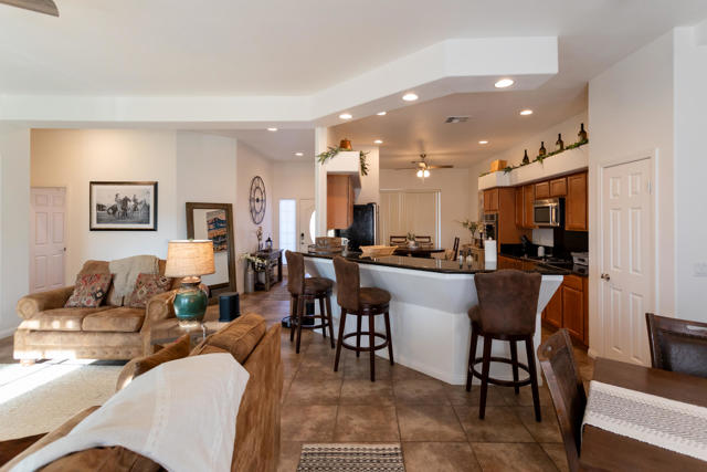 48305 Pic Way, Indio CA: https://media.crmls.org/mediaz/561534a2-1e1b-44f2-9232-18877b4cacd1.jpg