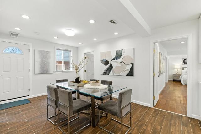 52 Eastwood Drive, San Francisco CA: https://media.crmls.org/mediaz/56154675-ad84-4ec6-81b6-537023a1dc97.jpg