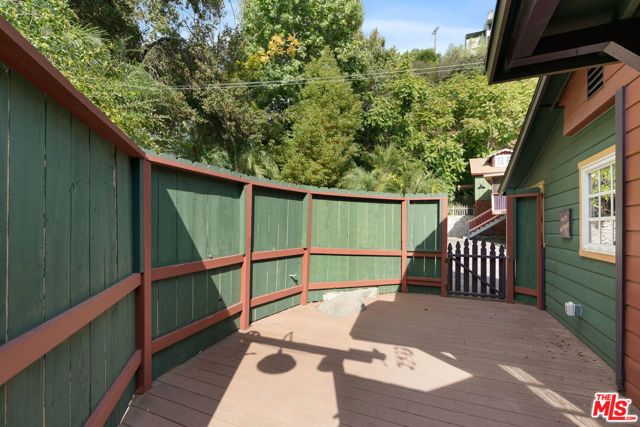 483 Sturtevant Drive, Sierra Madre CA: https://media.crmls.org/mediaz/56157090-4882-430f-b38e-379ad21a7886.jpg