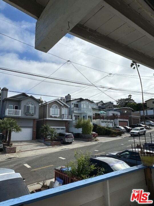1621 Van Horne Lane, Redondo Beach, California 90278, 4 Bedrooms Bedrooms, ,3 BathroomsBathrooms,Residential,Sold,Van Horne,25568551