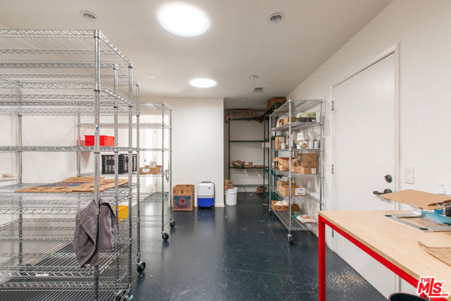 12906 Venice Boulevard, Los Angeles CA: https://media.crmls.org/mediaz/5615c117-9436-4d04-94d0-16b6188b3cab.jpg