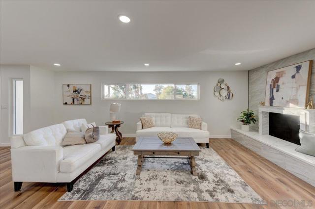 1756 Alhudson Dr, Escondido CA: https://media.crmls.org/mediaz/5615d553-f19b-4134-ab23-bc719713b584.jpg