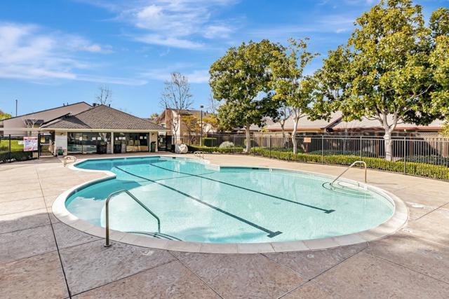 1350 Merrivale West Square, San Jose CA: https://media.crmls.org/mediaz/5616041d-1a7c-4752-8a6f-71fbca6e3017.jpg