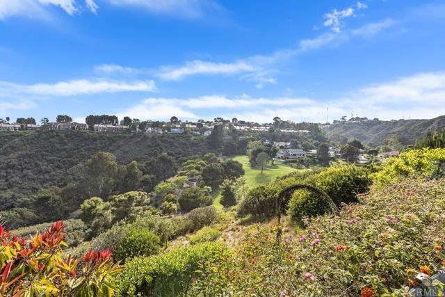 6544 Caminito Northland, La Jolla CA: https://media.crmls.org/mediaz/56164032-d05f-4484-86a4-b5f653725011.jpg