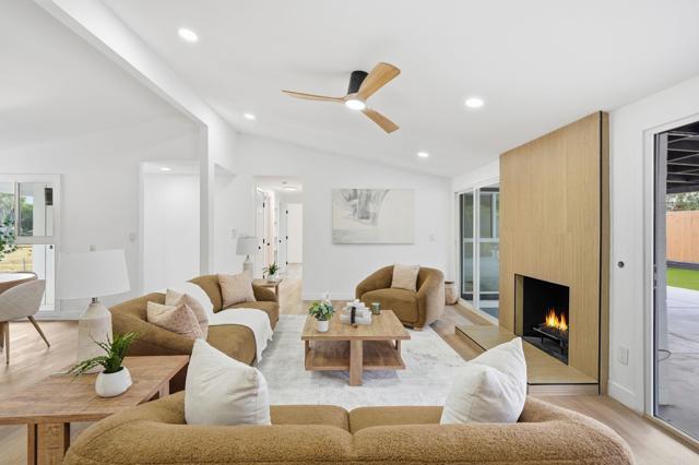 Detail Gallery Image 9 of 42 For 2828 Mission Village Dr, San Diego,  CA 92123 - 4 Beds | 2 Baths