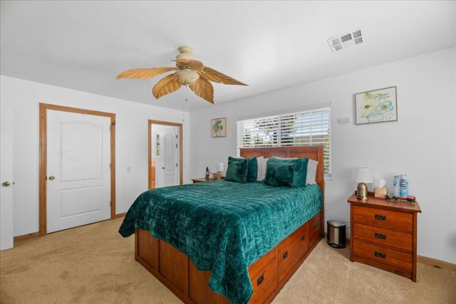 2737 Cedar Lane, Big Bear CA: https://media.crmls.org/mediaz/5616e926-9b17-435f-8398-0a8456a9aca2.jpg