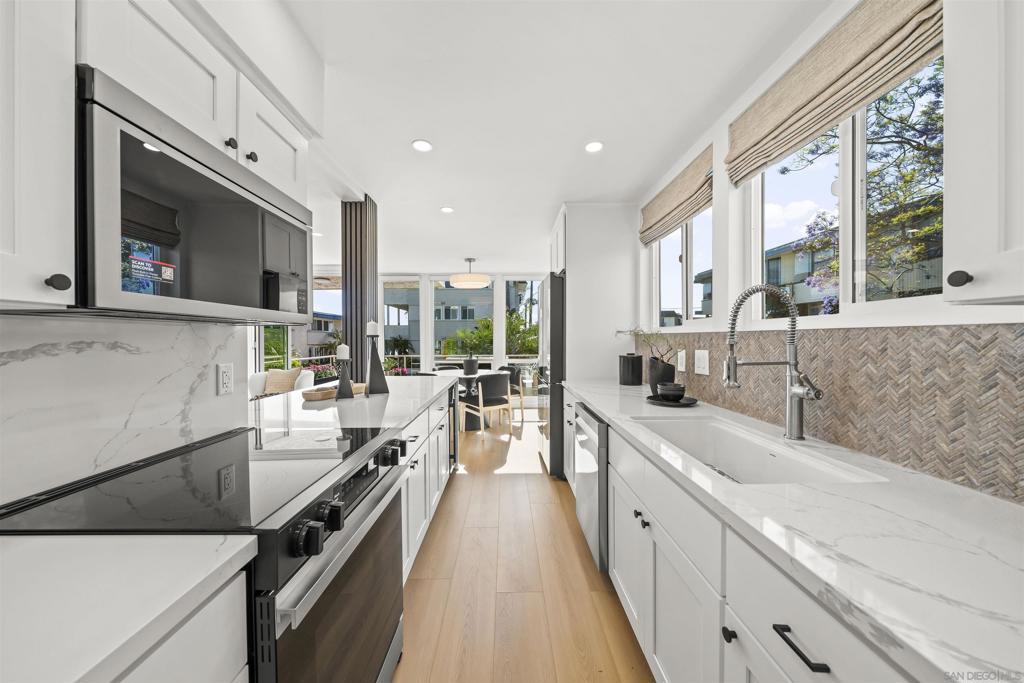 3920 Riviera Dr - photo 3