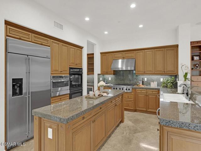 5455 Via Olas, Newbury Park CA: https://media.crmls.org/mediaz/5616fe6c-d847-4907-b477-40fa19ab5dd9.jpg