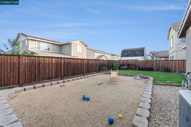 208 Littleton St, Oakley CA: https://media.crmls.org/mediaz/561774d3-b621-4b24-b6af-a4cec22bbf15.jpg