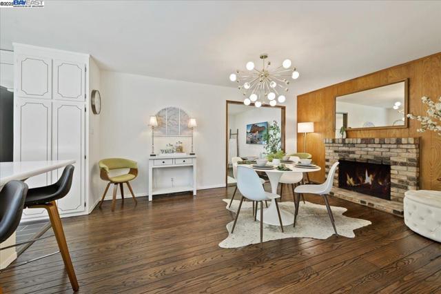 7606 Desertwood Ln, Pleasanton CA: https://media.crmls.org/mediaz/56177afa-40fc-42a6-a648-6a38172a1fe5.jpg