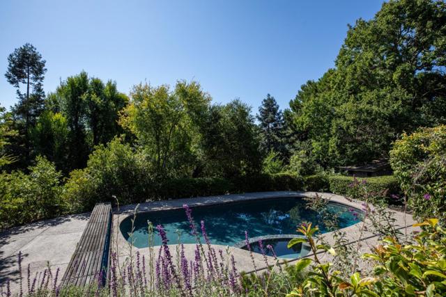 23480 Ravensbury Avenue, Los Altos Hills CA: https://media.crmls.org/mediaz/561861f4-c80f-418d-85d7-590f5e36fbe6.jpg