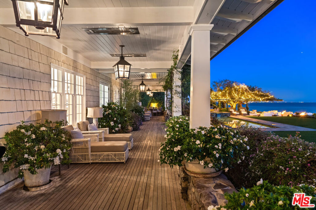 https://media.crmls.org/mediaz/56186563-e562-4fa8-995d-8ec6d99ef3ca.jpg?preset=X-Large