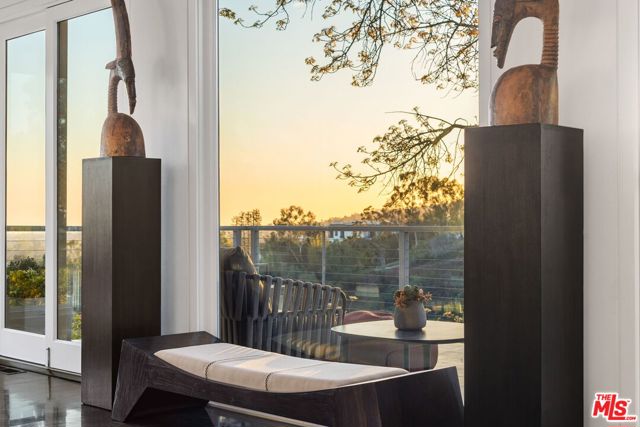 1415 Summitridge Drive, Beverly Hills CA: https://media.crmls.org/mediaz/56188a43-9ce1-42f1-80a8-362d0f02e8bd.jpg