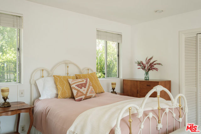 1030 N La Jolla Avenue, West Hollywood CA: https://media.crmls.org/mediaz/5619250e-85b8-46b4-8568-8c2cd4a2cda6.jpg