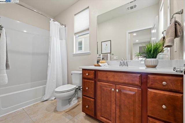 Image 36 of 60 For 2880 Stringham Way
