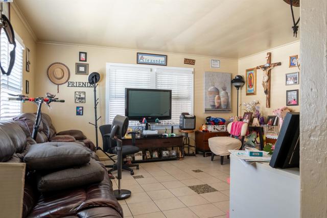 Image 15 of 45 For 9318 Olive St