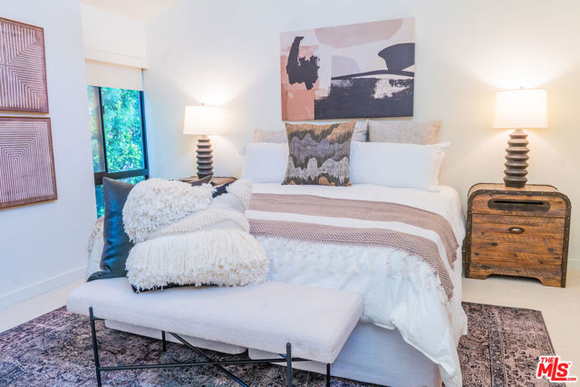 880 Hilldale Avenue, West Hollywood CA: https://media.crmls.org/mediaz/561a66b5-9433-4069-a2bf-0ee3271211f8.jpg