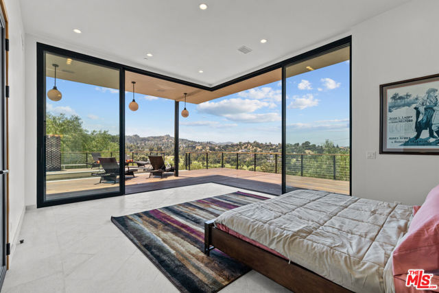 4671 Bedel Street, Woodland Hills CA: https://media.crmls.org/mediaz/561acbc3-aec6-4c74-a3e3-c10465042958.jpg