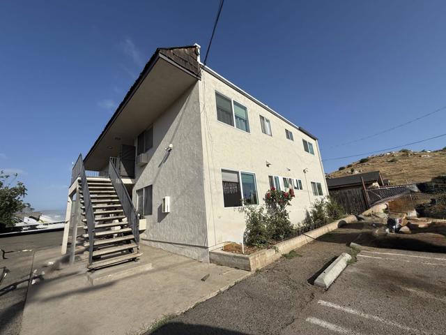 1219 Linalda Dr, El Cajon CA: https://media.crmls.org/mediaz/561b2c79-f0f4-470d-ab26-e3ecd13ce355.jpg