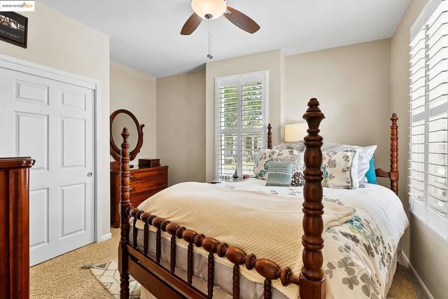 907 Snapdragon Way, Brentwood CA: https://media.crmls.org/mediaz/561b35b6-c3fc-49b9-acf9-79d4f8a28c93.jpg