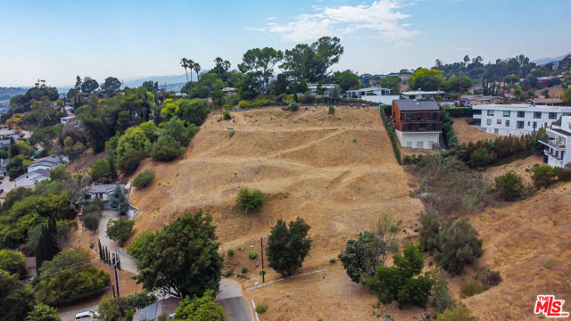 1476 N Ave 57, Los Angeles CA: https://media.crmls.org/mediaz/561bc641-2357-4d94-bea3-610fb8d8f857.jpg