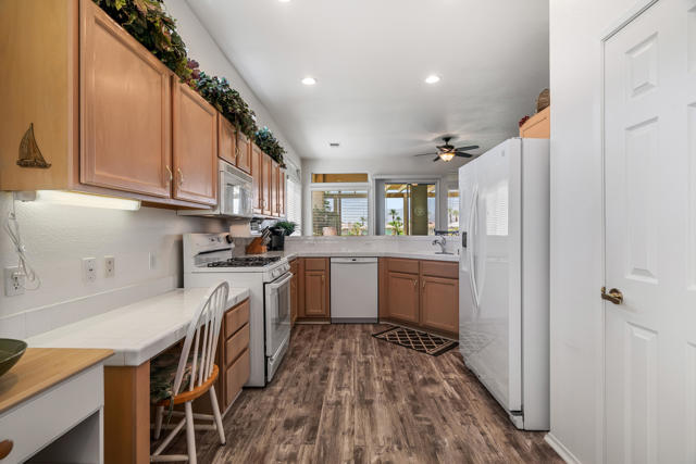 44591 S Heritage Palms Drive, Indio CA: https://media.crmls.org/mediaz/561c24a6-2233-4902-a491-df5bba938c54.jpg