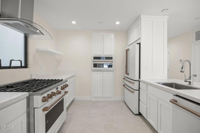 1194 Kingston Lane, Ventura CA: https://media.crmls.org/mediaz/561c39d4-5249-41d6-aa18-2db55a93316f.jpg