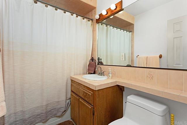 Image 23 of 35 For 801 W Vista Way