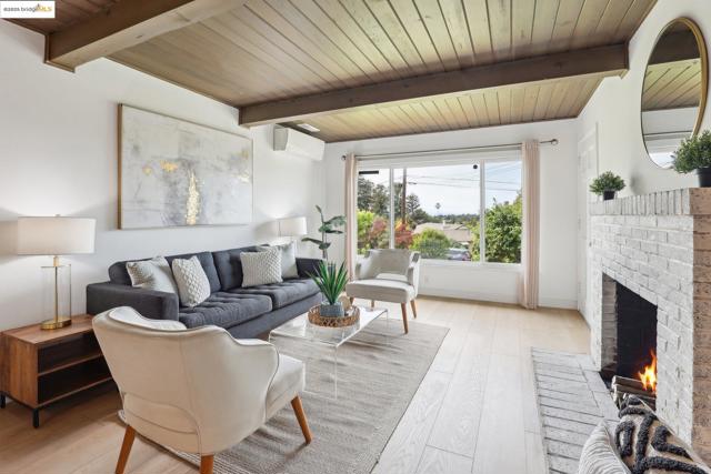 22882 Upland Way, Hayward CA: https://media.crmls.org/mediaz/561d6a1a-883c-442d-92ff-c26f39529026.jpg
