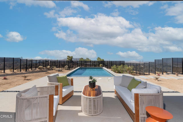 61464 Melton Trail, Joshua Tree CA: https://media.crmls.org/mediaz/561d944b-e8b3-42be-bb3c-57e13acb0124.jpg