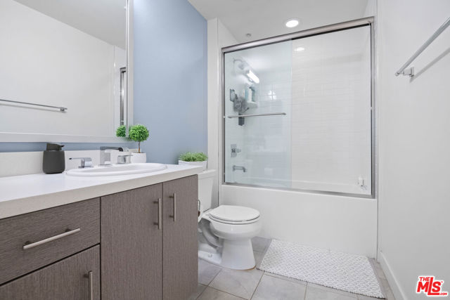 436 S Virgil Avenue, Los Angeles CA: https://media.crmls.org/mediaz/561dcf58-62d8-4236-bdf3-c0d1f1f0d7d3.jpg